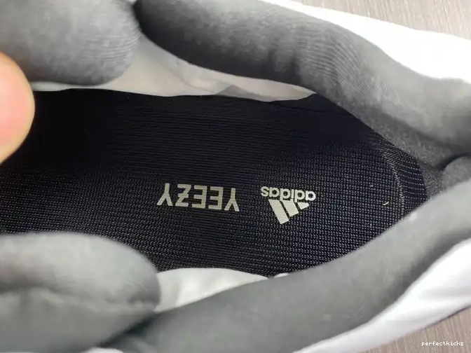 MNVN Adidas Blue Tint Boost GZ0711 700 Yeezy 0702